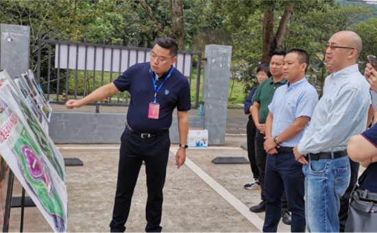 项目调研丨龙8头号玩家创新公司党委副书记刘荣欣带队赴川旅文投公司调研金龙长城景区