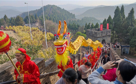 龙8头号玩家创新春节专辑 翻开龙年新篇章